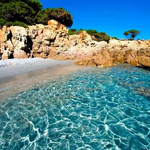 Campeggio Camping Porto Sosàlinos, Cala Liberotto